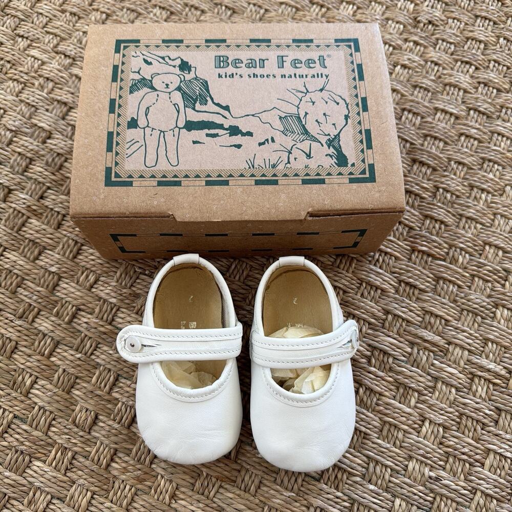 Vintage Bear Feet Baby Girl White Mary Jane Shoes Size 2